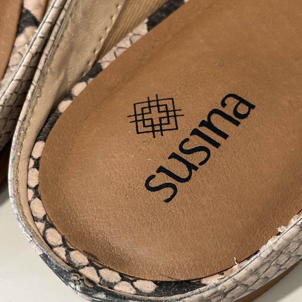 Susina Women's Snake Print flat mules. Size 8. Black and Cream - Picture 2 of 7